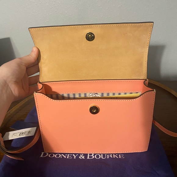 NWT Dooney & Bourke Beacon East West bag - Picture 9 of 10
